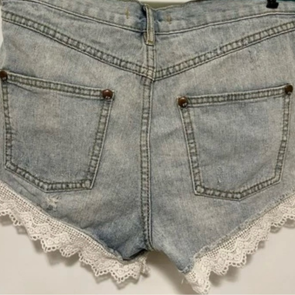 Free‎ People Denim Shorts Lace Trim Boho Festival Cottagecore High Rise W 26 - Picture 4 of 12